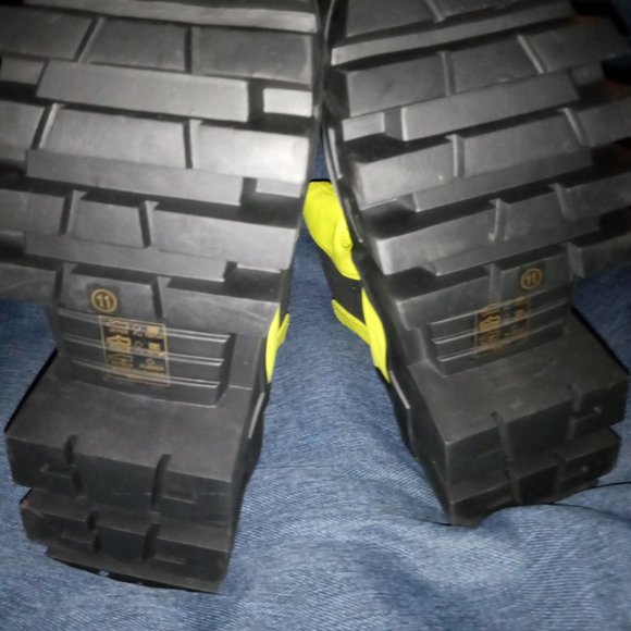 AZALEA WANG " READY FOR THE WORLD " CHUNKY BOOT IN LIME ( BRAND NEW !!! ) - Picture 5 of 6